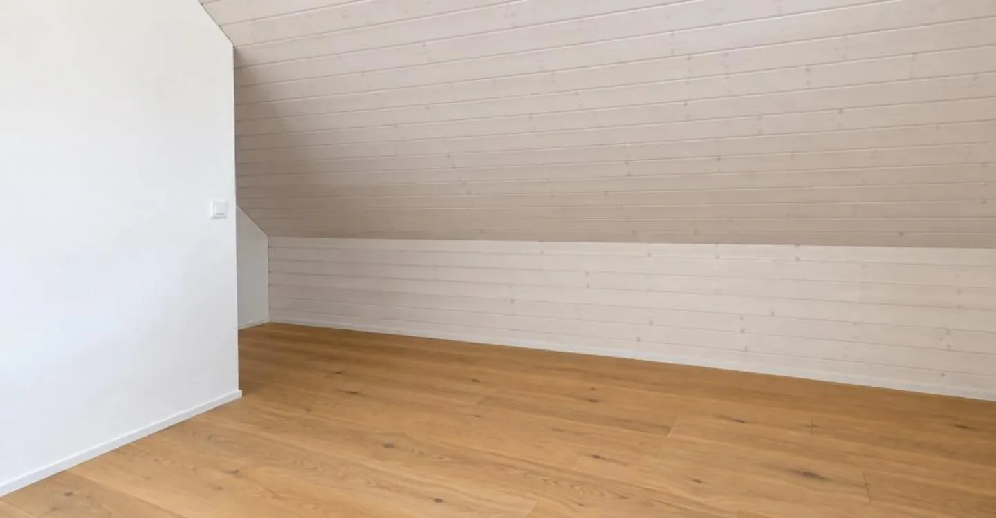 Bright 3.5 rooms with large balcony and three parking spaces - Photo 7 of 9