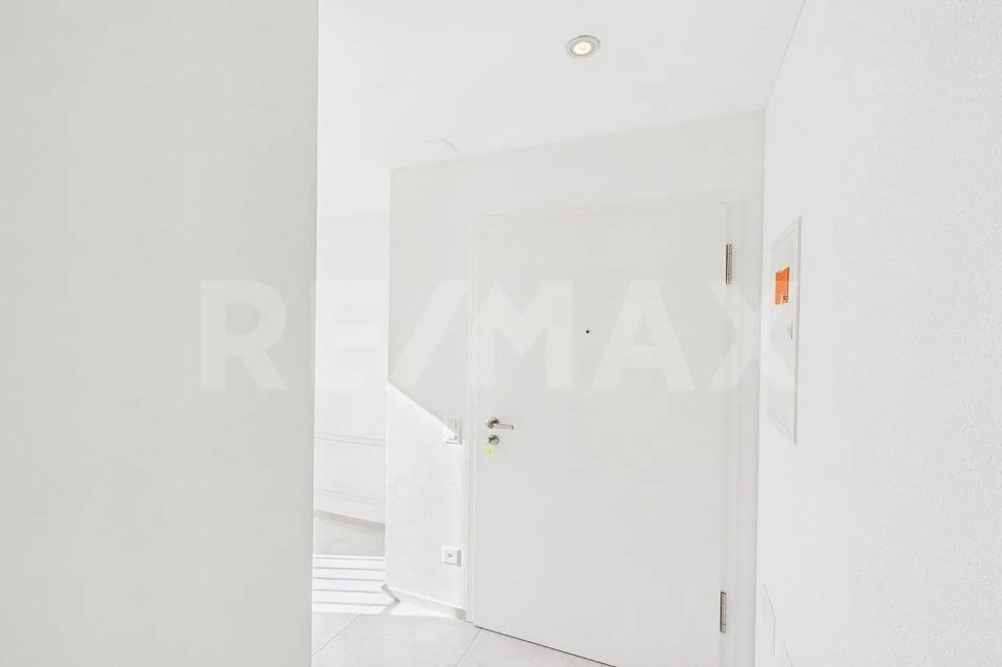 Moderno appartamento di 4½ stanze all'ultimo piano - Foto 3 di 13