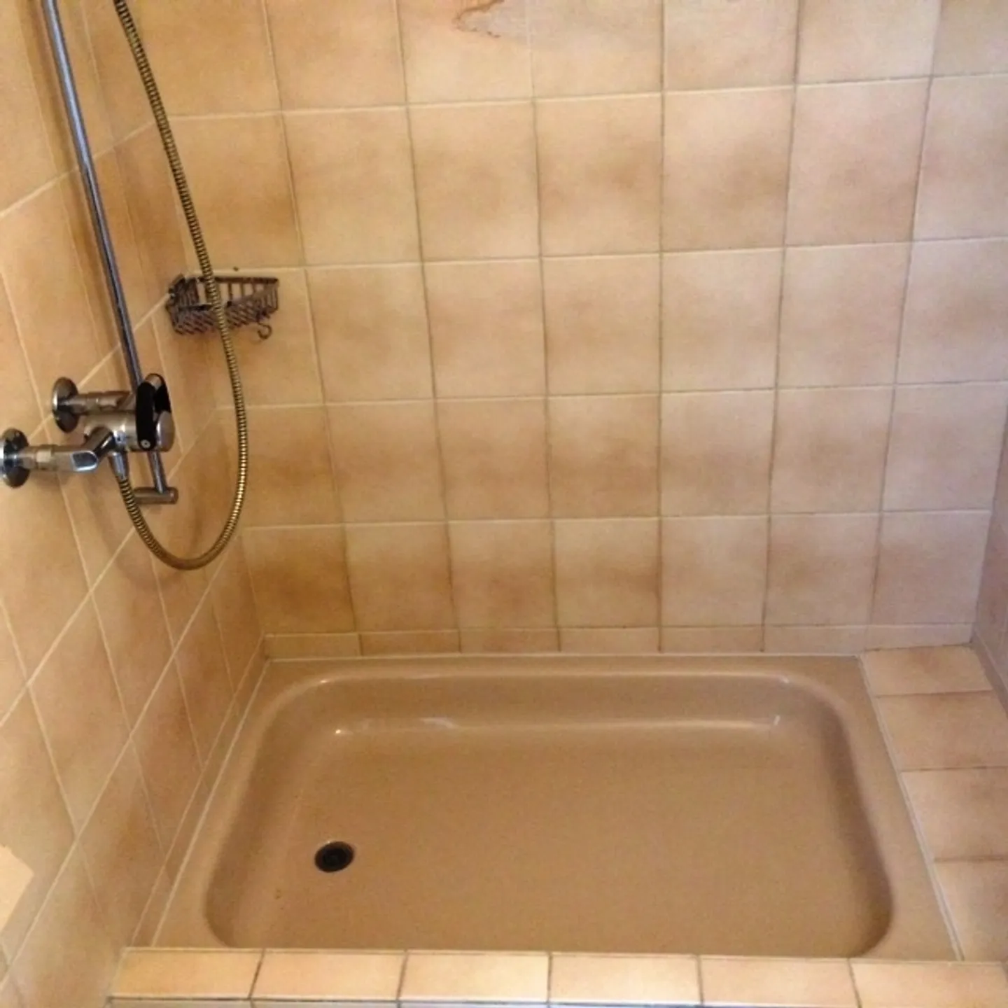 piccolo ma bello, appartamento luminoso in una posizione centrale - Foto 3 di 4