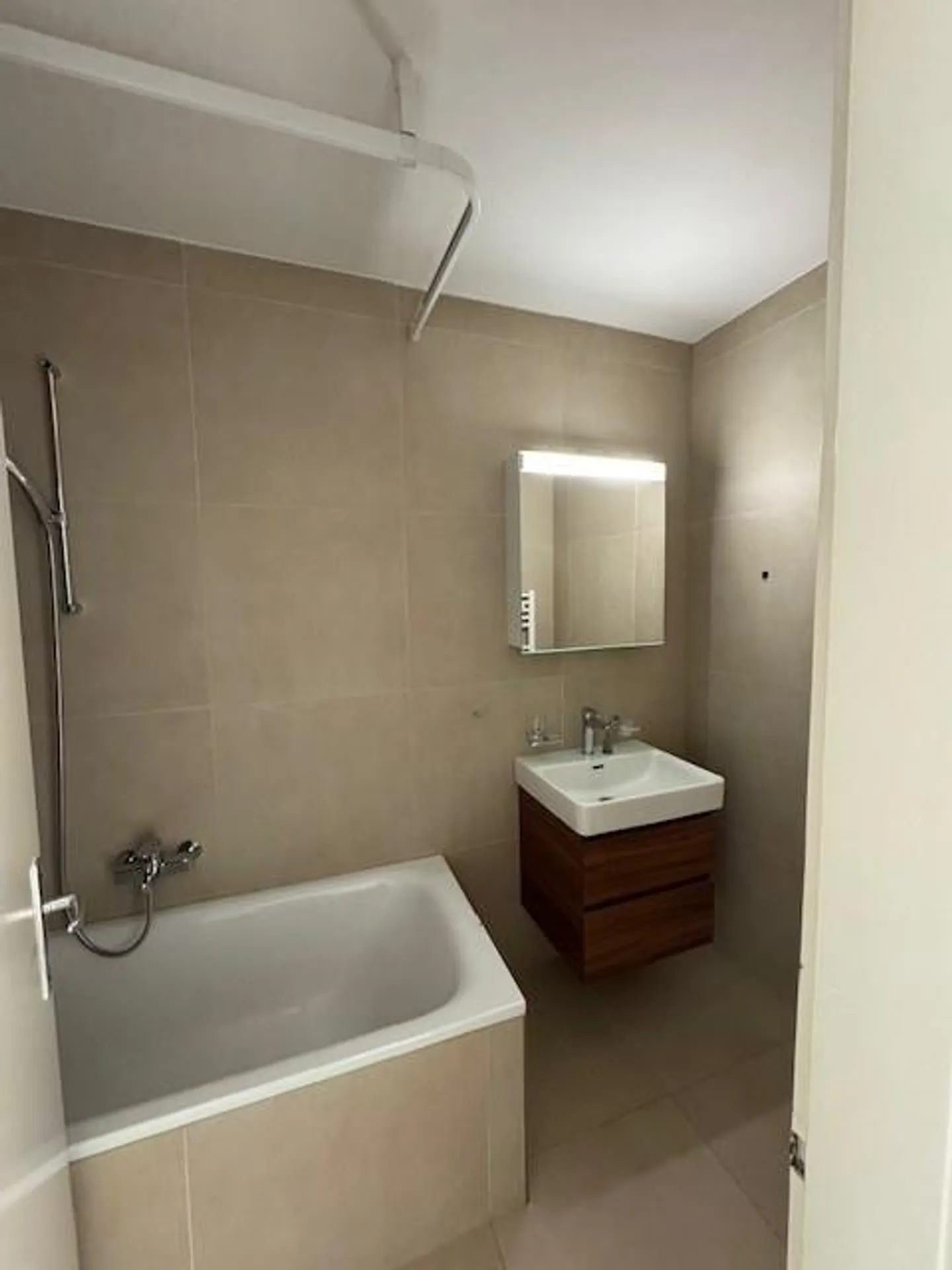 Cozy 3-Room Apartment in Reinach - Photo 3 of 5