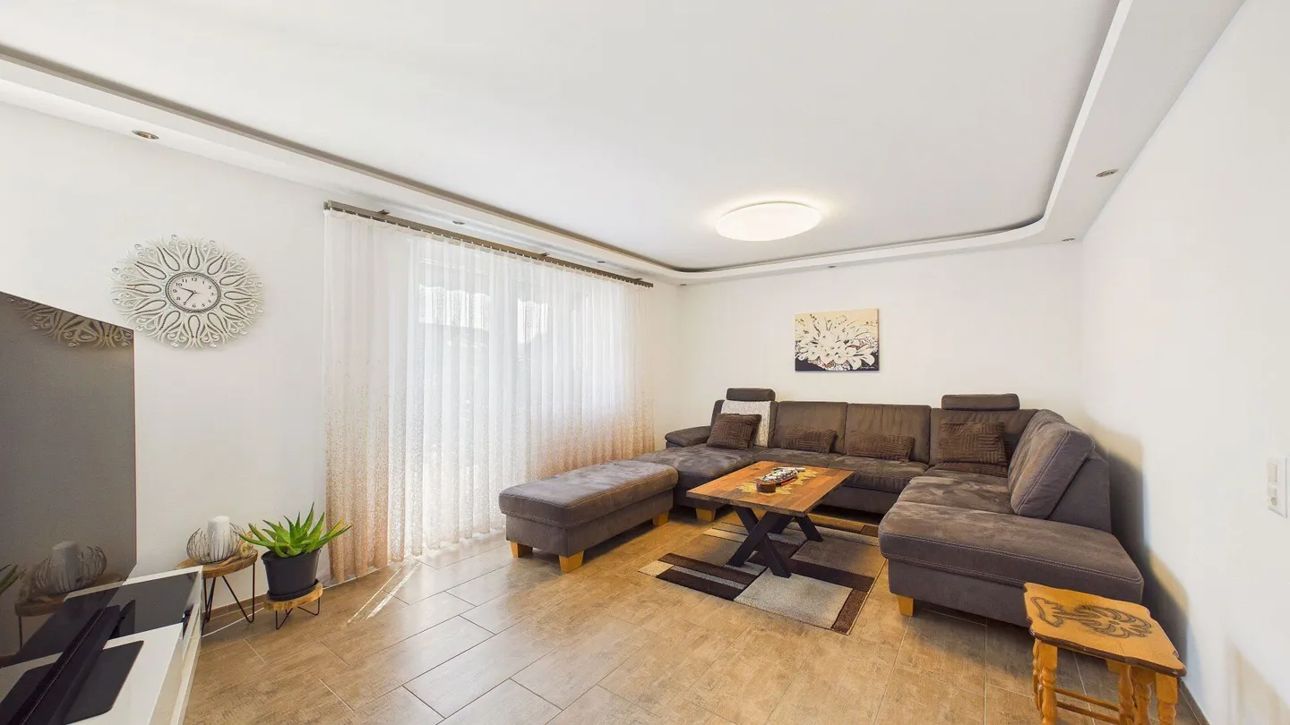 Stilvolles 5.5-Zimmer- Einfamilienhaus mit Garten und laufenden Erneuerungen - Foto 5 von 17