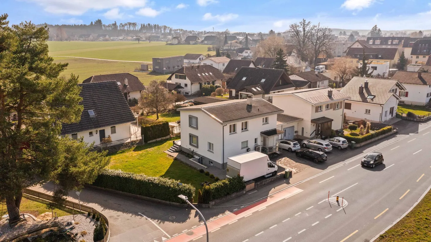 Stilvolles 5.5-Zimmer- Einfamilienhaus mit Garten und laufenden Erneuerungen - Foto 16 von 17