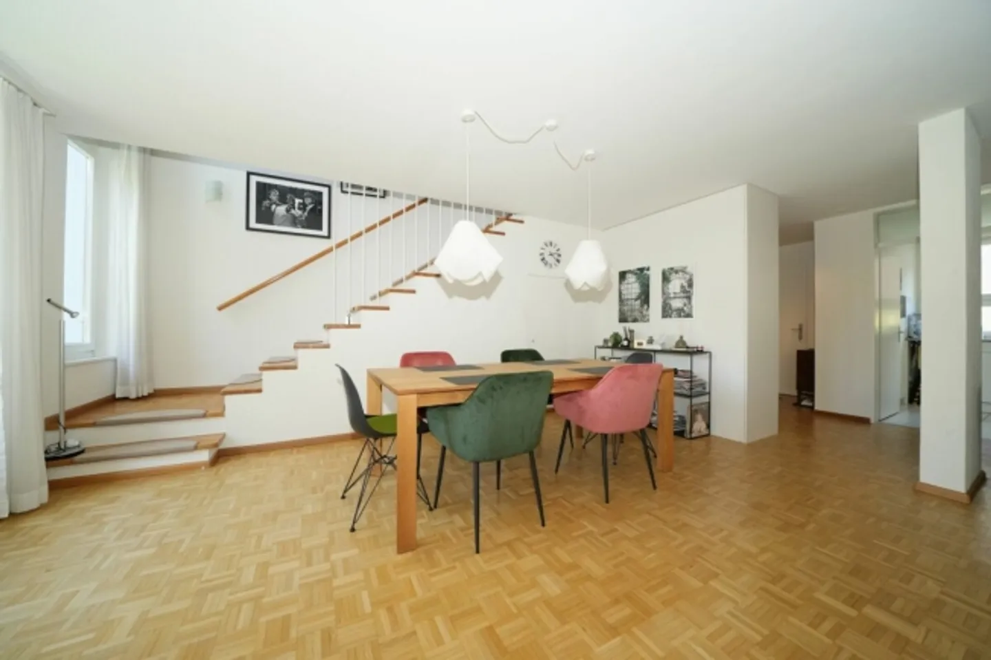 Ampio appartamento duplex con giardino e veranda in posizione centrale - Foto 6 di 11
