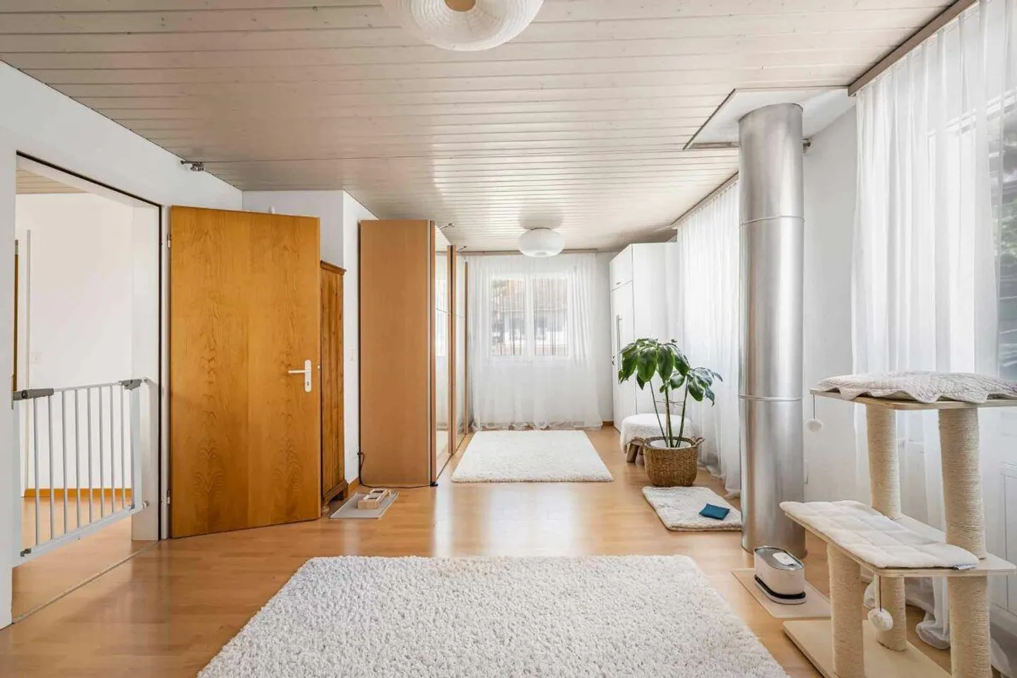 Private like a house. Practical like an apartment - Photo 12 of 20