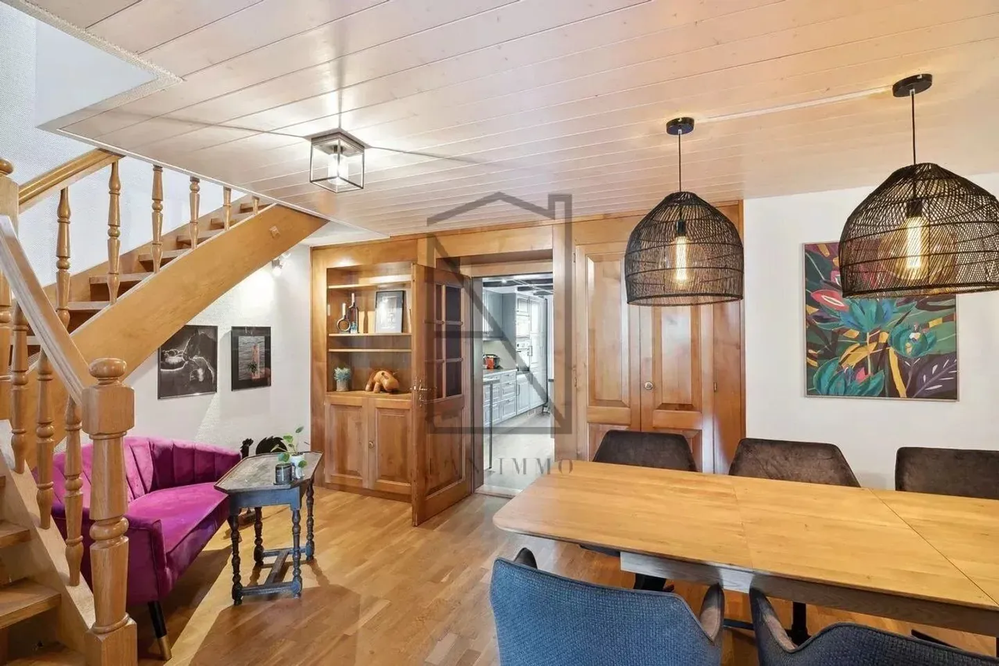 5-Room Semi-Detached House in Historic City Center Building - Photo 3 of 13