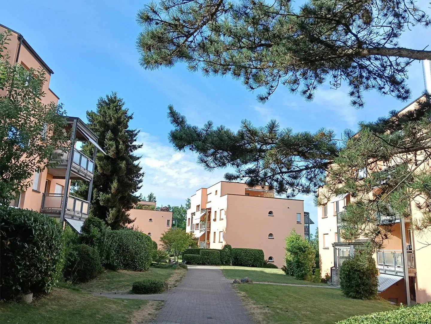 Charmante Wohnung mit Seesicht - Foto 1 von 13
