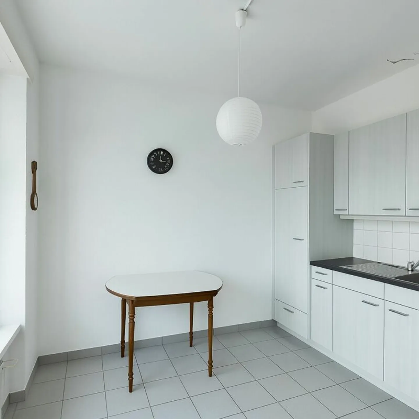 Bel appartement de 2,5 pièces offrant 67 m², avec accès par ascenseur. - Photo 3 sur 7