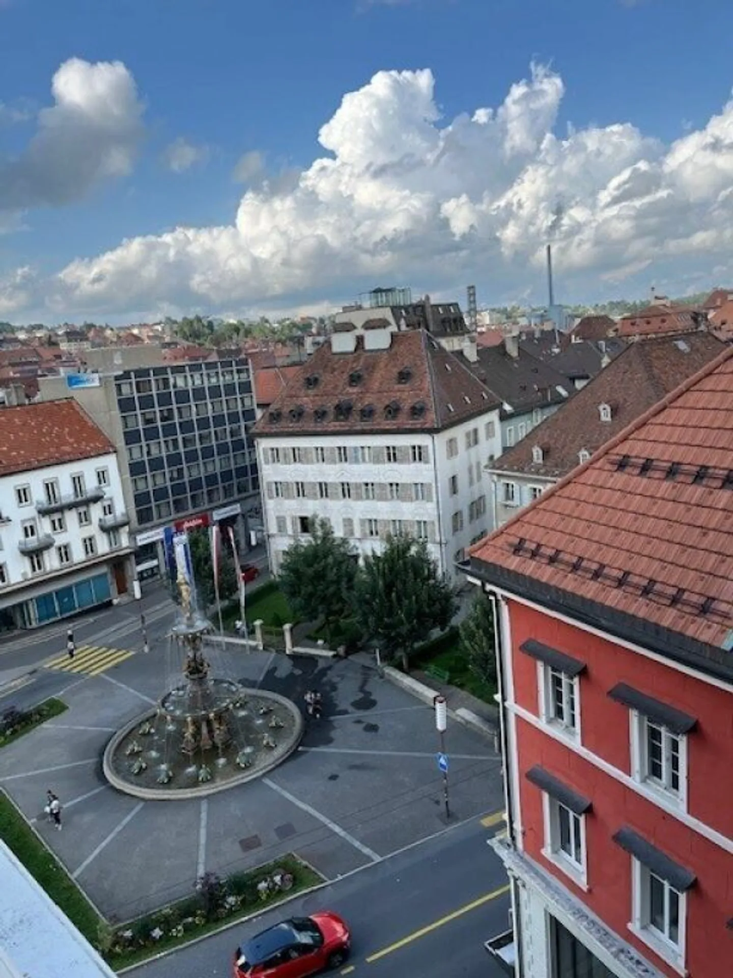 Bel appartement de 2,5 pièces offrant 67 m², avec accès par ascenseur. - Photo 7 sur 7