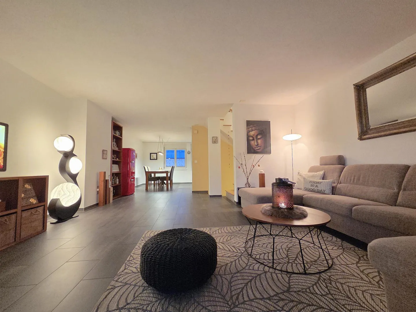 Modernes Familienhaus mit Garten - Foto 7 von 17