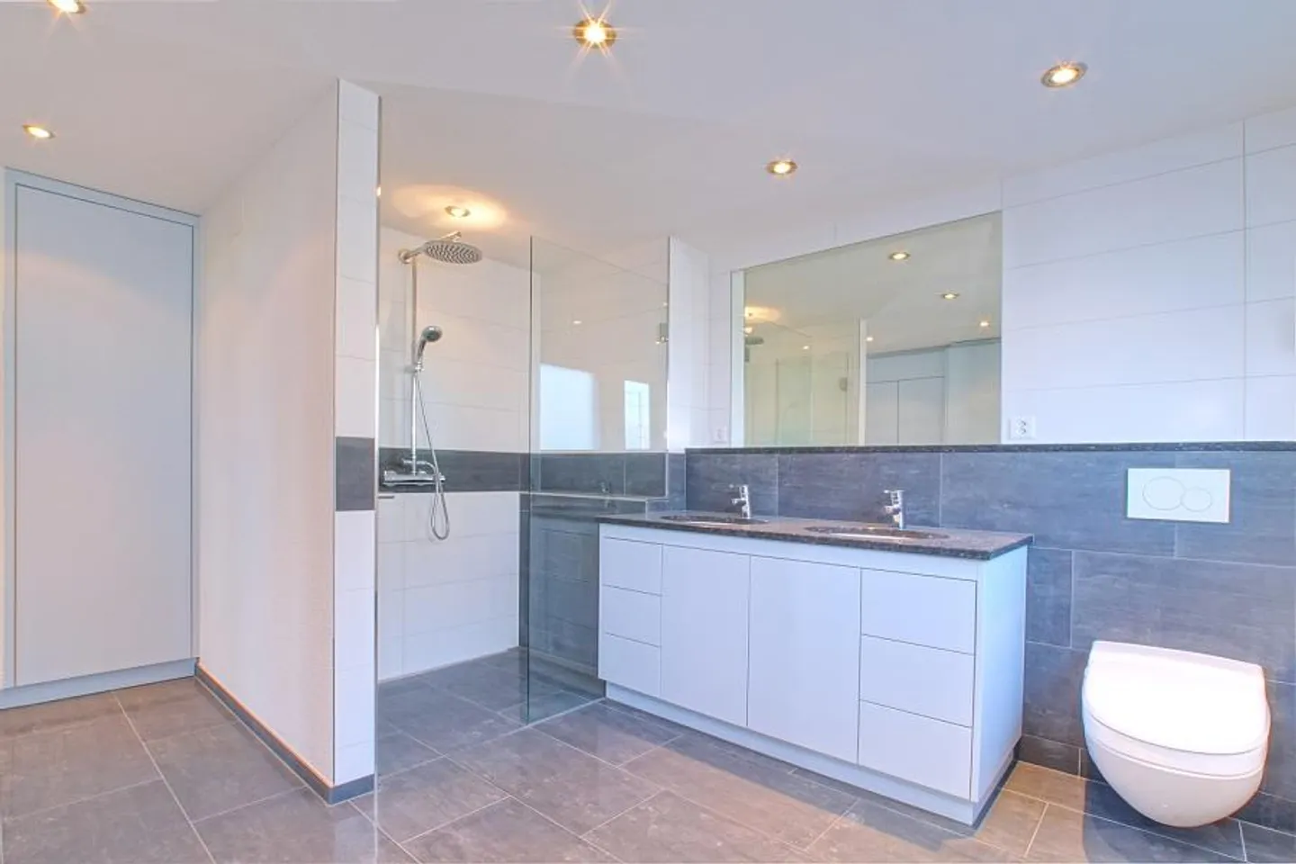 Helle, sehr komfortable, zentral gelegene 6.5-Zi Maisonette Wohnung - Foto 13 von 25