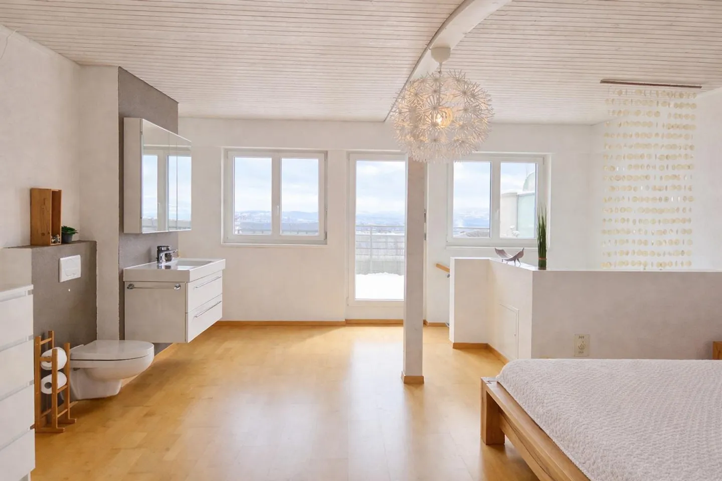 Modernes Familienhaus mit Garten - Foto 13 von 17