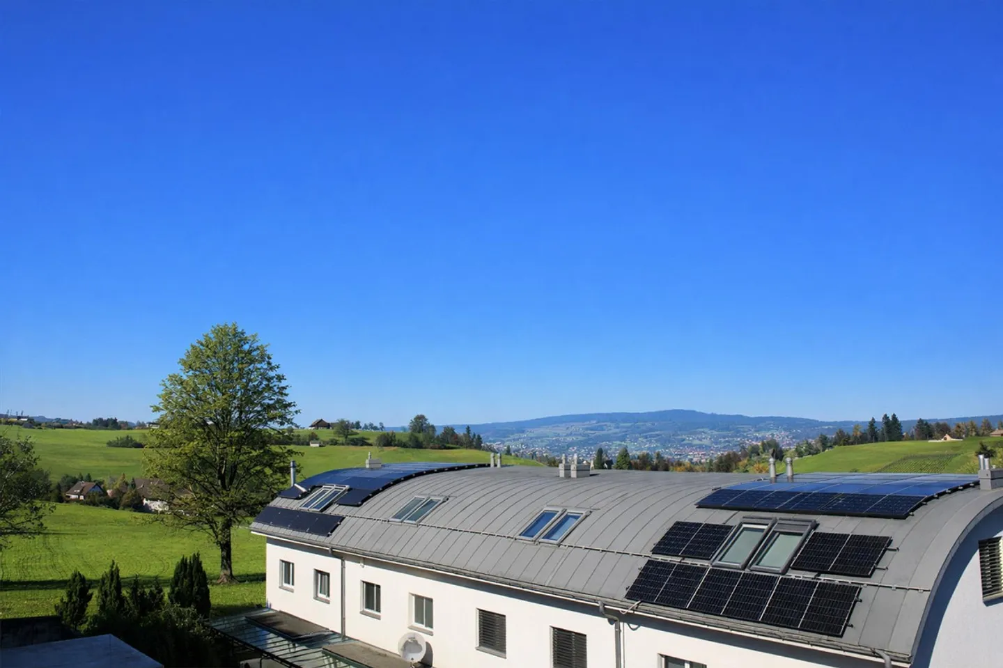 Modernes Familienhaus mit Garten - Foto 14 von 17