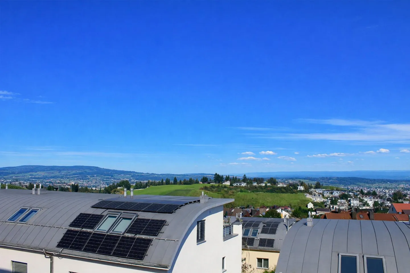 Modernes Familienhaus mit Garten - Foto 15 von 17