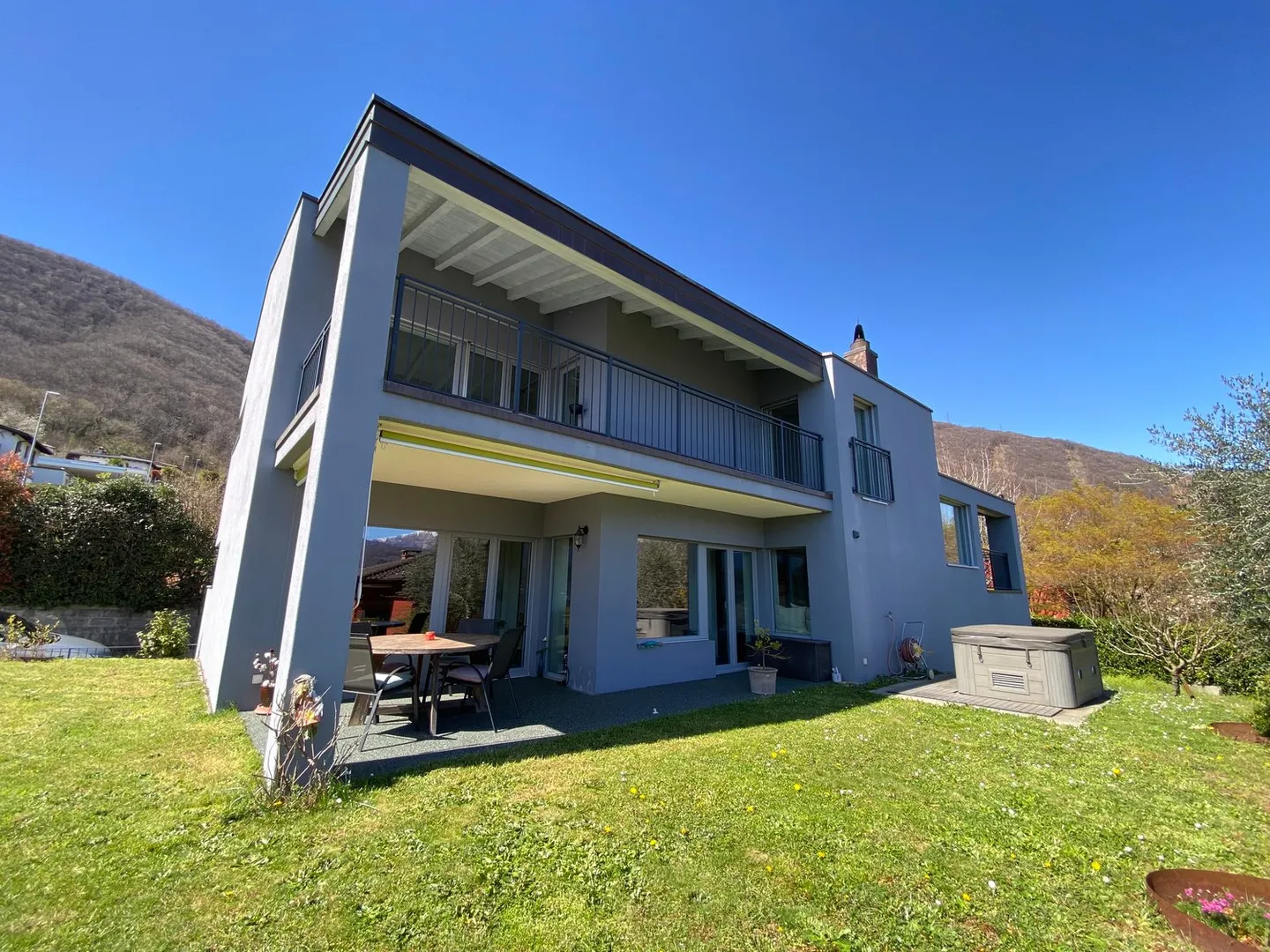 Villa chaleureuse avec vue panoramique - Photo 2 sur 15