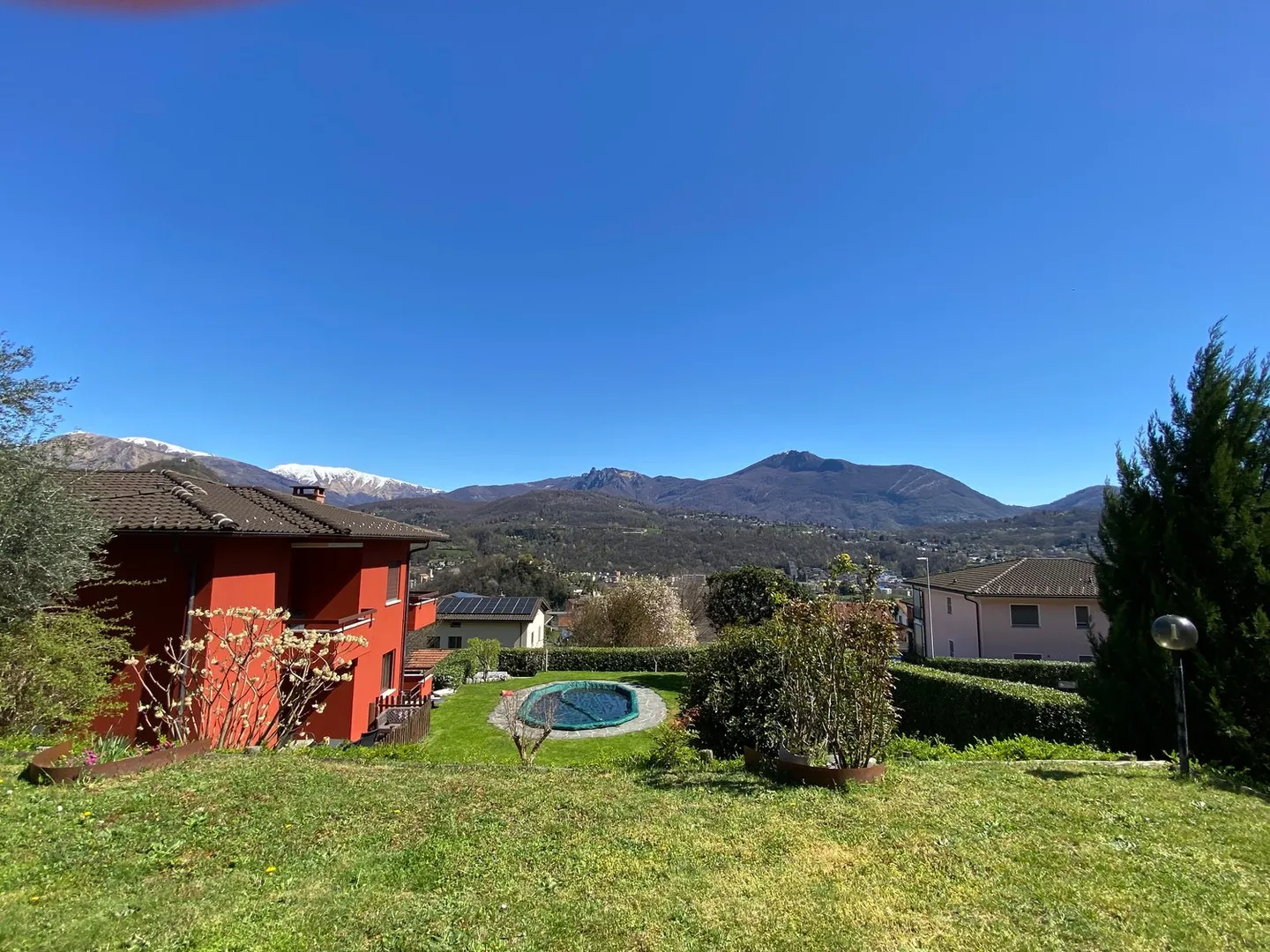 Villa chaleureuse avec vue panoramique - Photo 3 sur 15