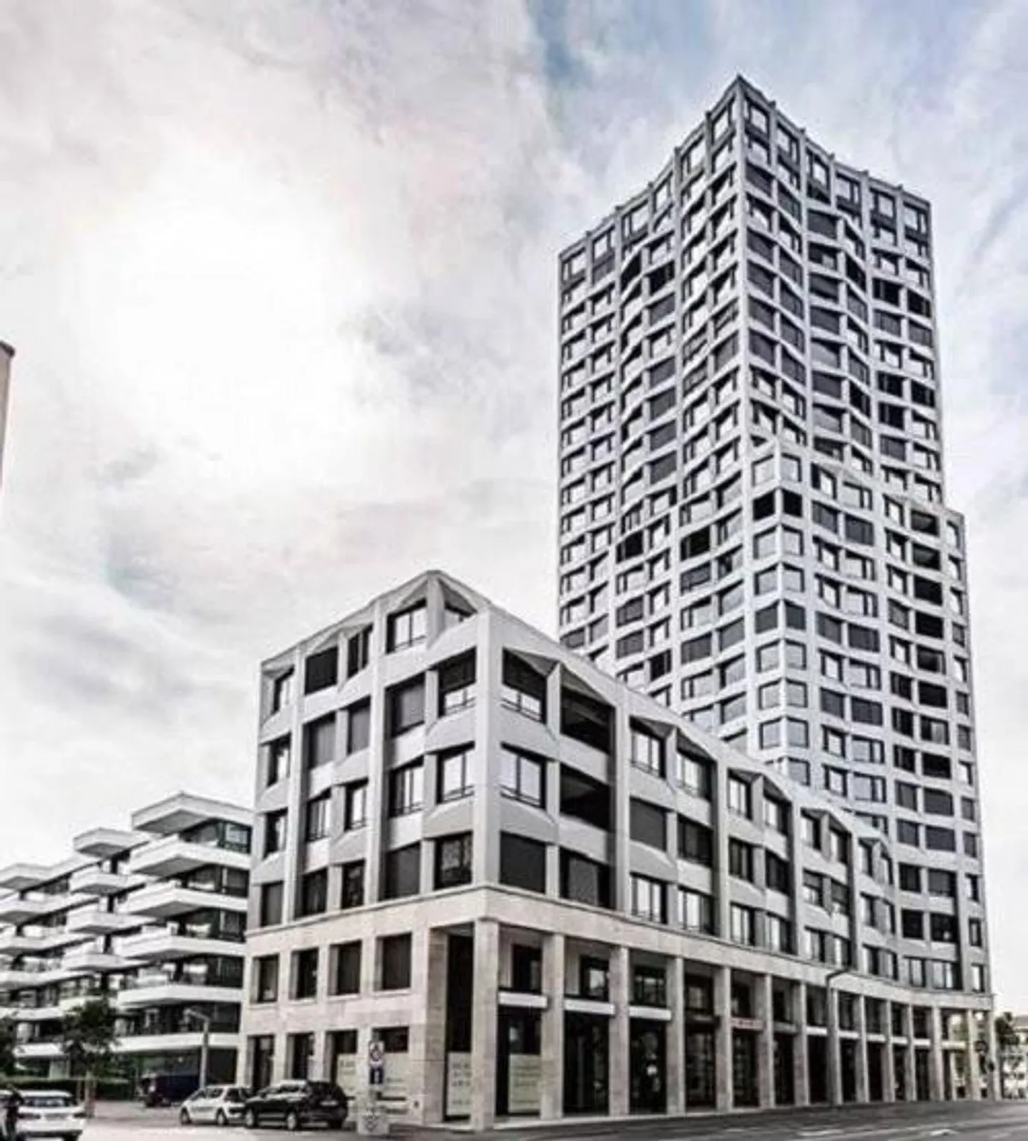 Vie citadine élégante dans la tour Limmat - Photo 1 sur 8