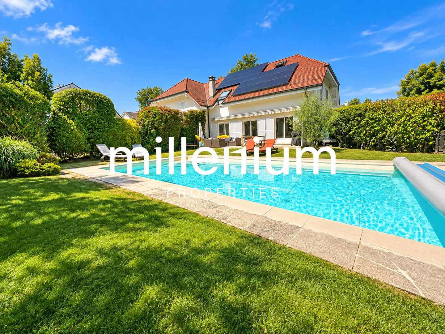 Duplex Charmant avec Jardin & Piscine - Photo 1 sur 15