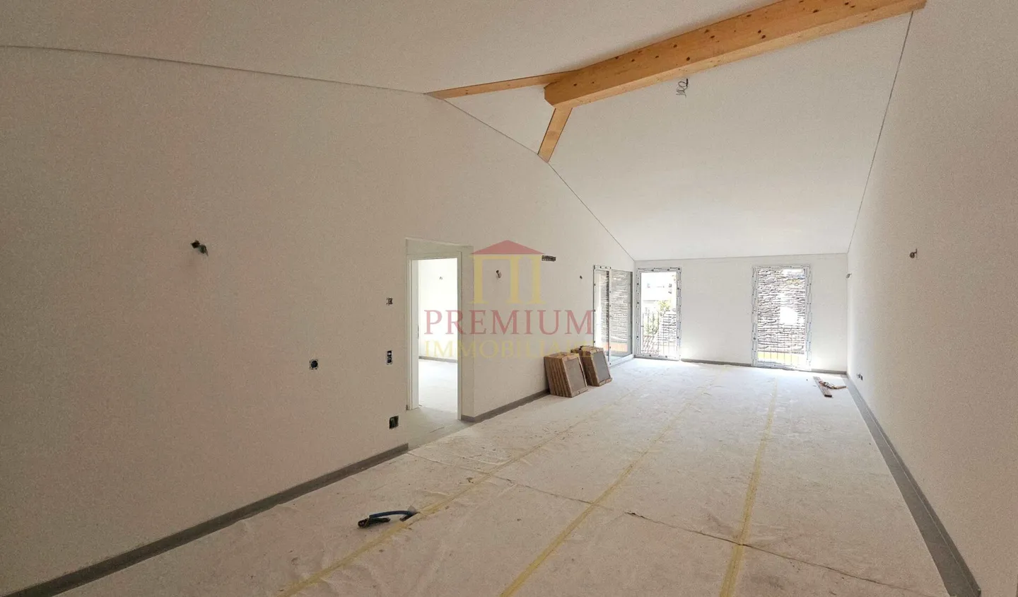 NEW 2.5-ROOM APARTMENTS IN THE CENTER - Photo 7 of 10