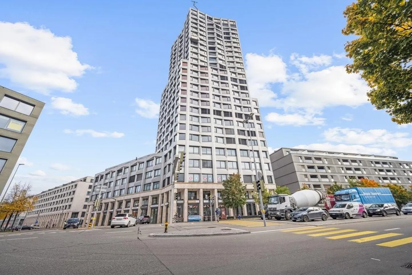 Vie citadine élégante dans la tour Limmat - Photo 8 sur 8