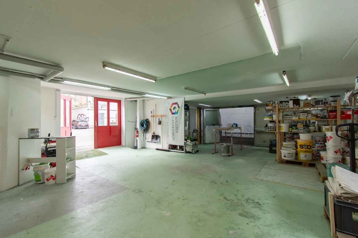 Gewerberaum/Werkstatt/Atelier an zentraler Lage - Photo 1 of 12