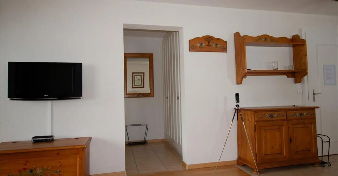 Cozy 1.5 Room Apartment - Photo 7 of 11