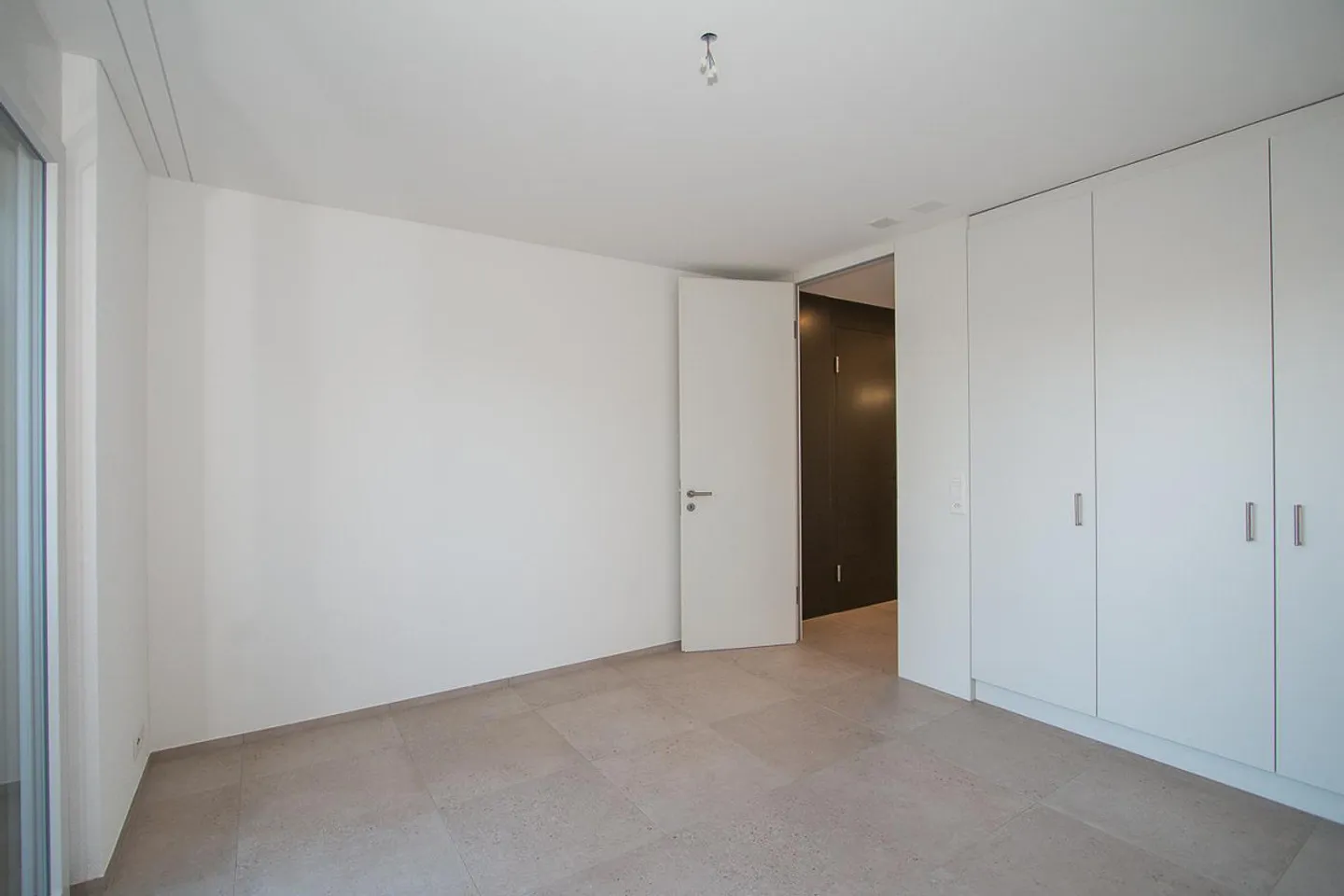 Moderne Attikawohnung mit Terrasse - Foto 8 von 10