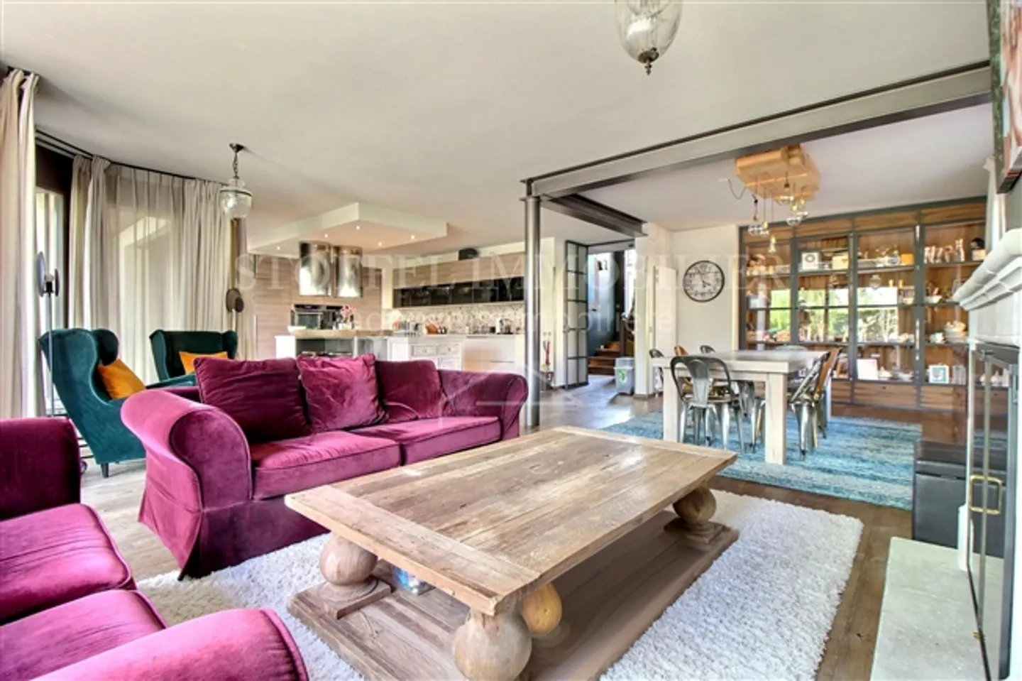 Davanti alla porta della città, grande villa con piscina - Foto 8 di 14