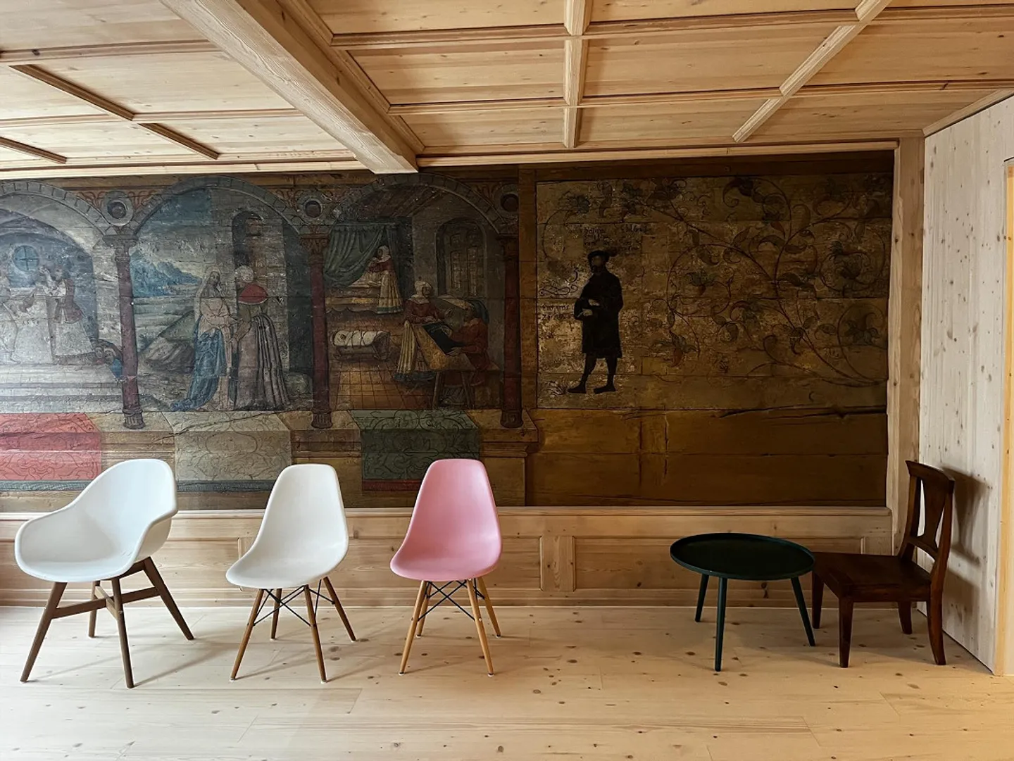 Disponible maintenant : Appartement historique de 2,5 pièces rénové moderne avec terrasse - Photo 1 sur 15