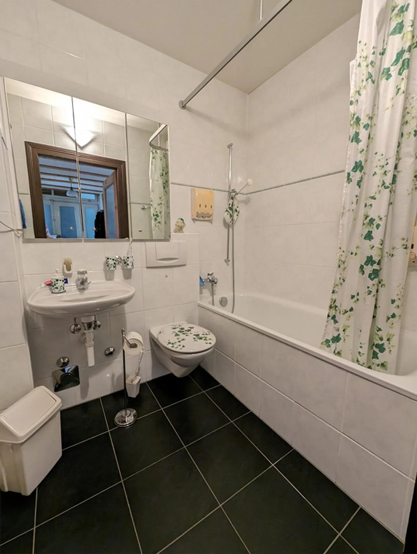 Spacious 4.5-room maisonette penthouse in "Gundeli" - Photo 4 of 11