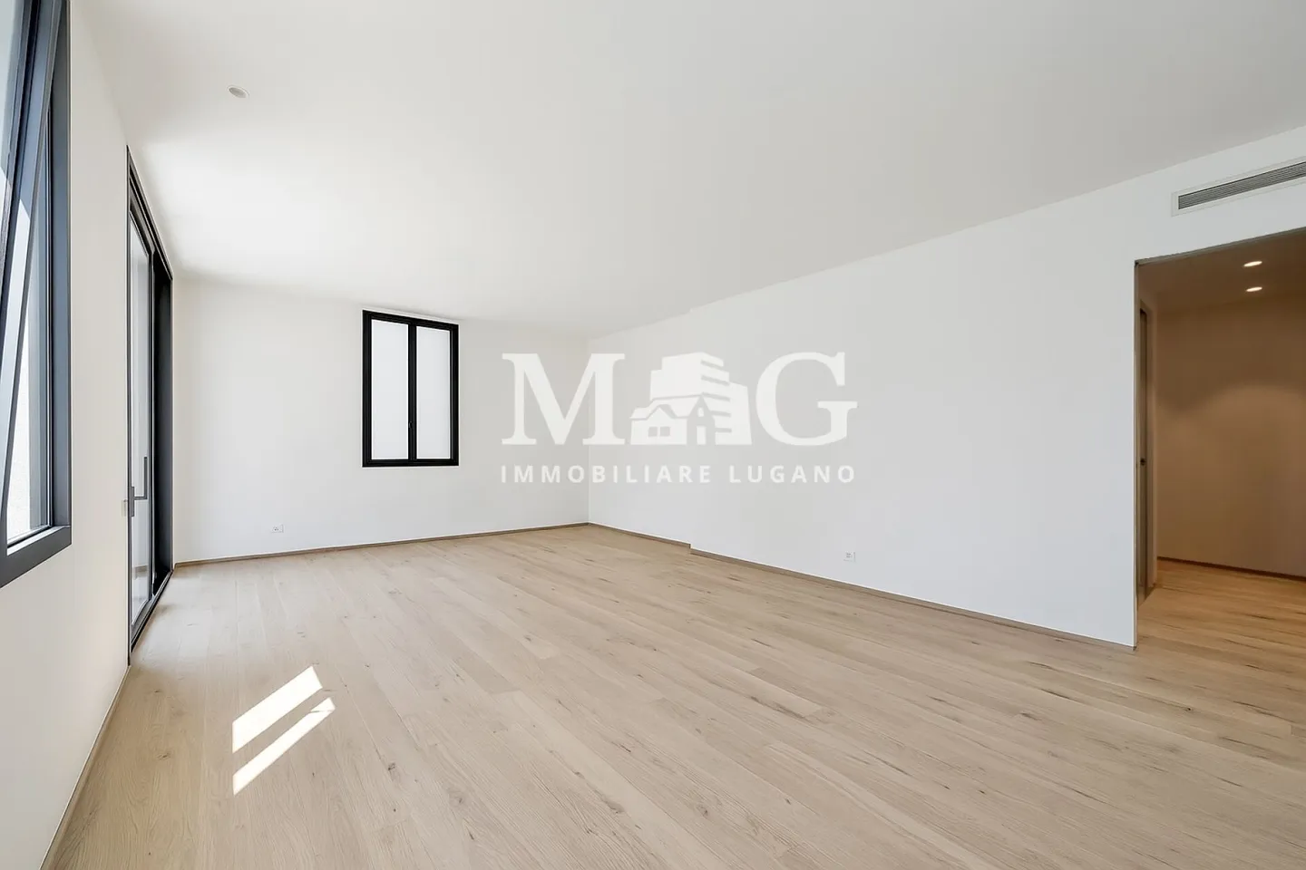 Charme der Vergangenheit und moderne Technologie: 4,5 Zimmer in einem Gebäude aus den frühen 1900er Jahren - Foto 4 von 11