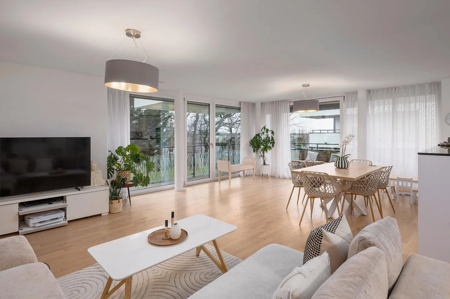 Eleganza Stile in una Posizione Tranquilla - Foto 1 di 6