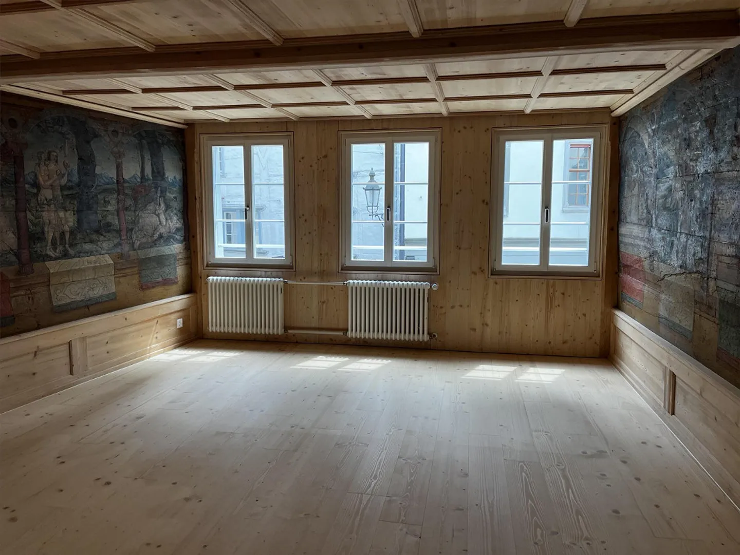 Disponible maintenant : Appartement historique de 2,5 pièces rénové moderne avec terrasse - Photo 10 sur 15