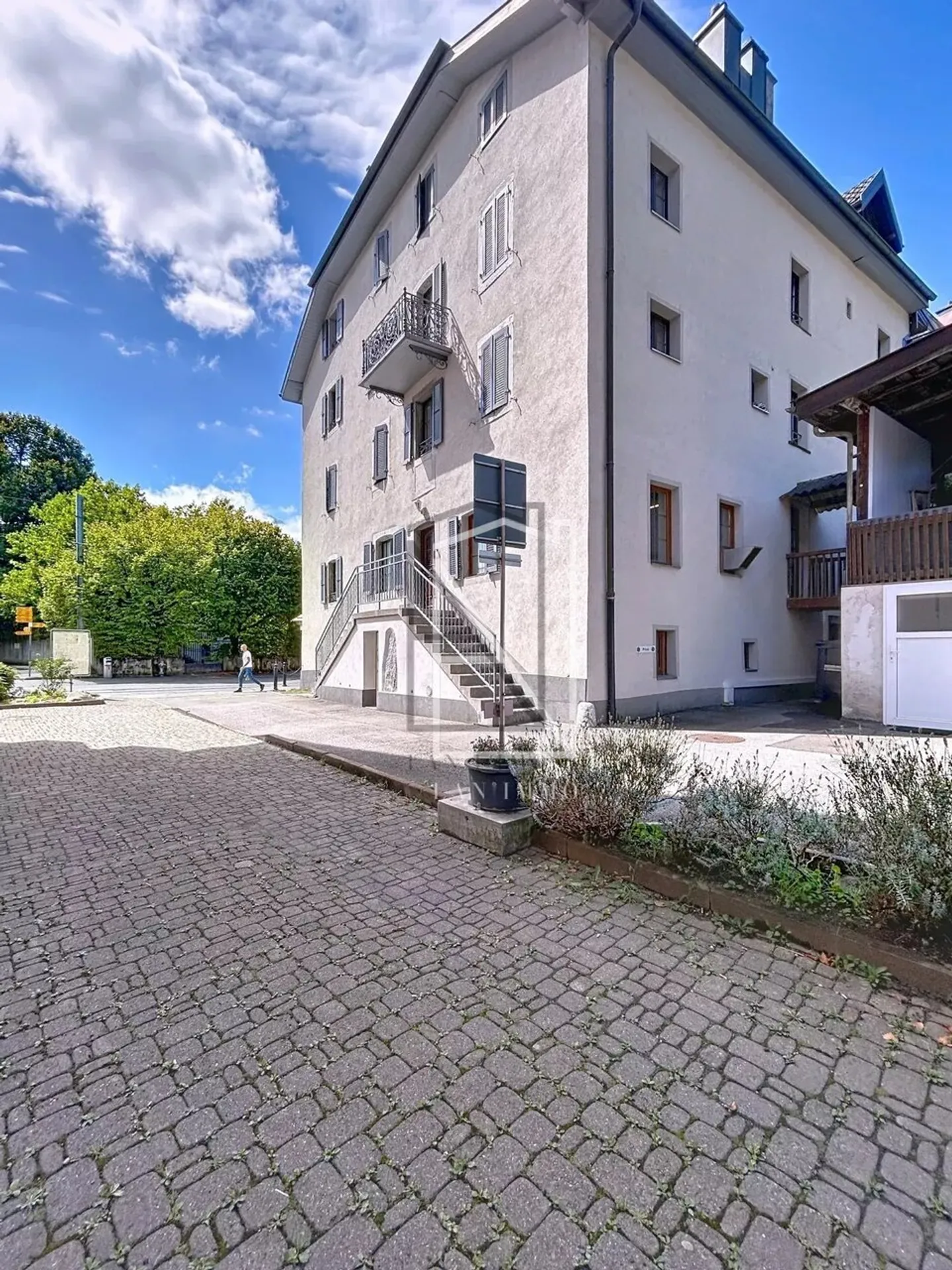 5-Room Semi-Detached House in Historic City Center Building - Photo 11 of 13