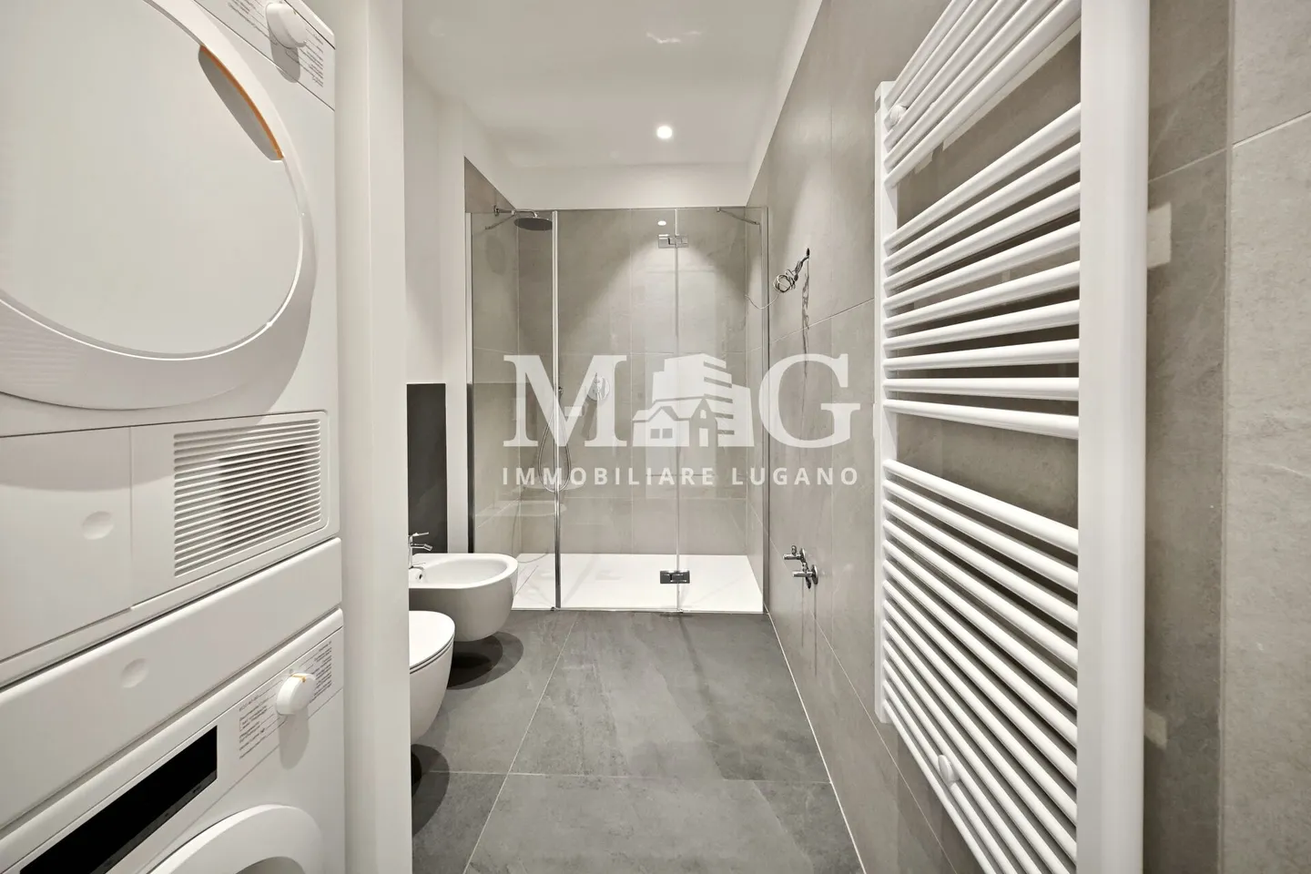 Charme der Vergangenheit und moderne Technologie: 4,5 Zimmer in einem Gebäude aus den frühen 1900er Jahren - Foto 8 von 11