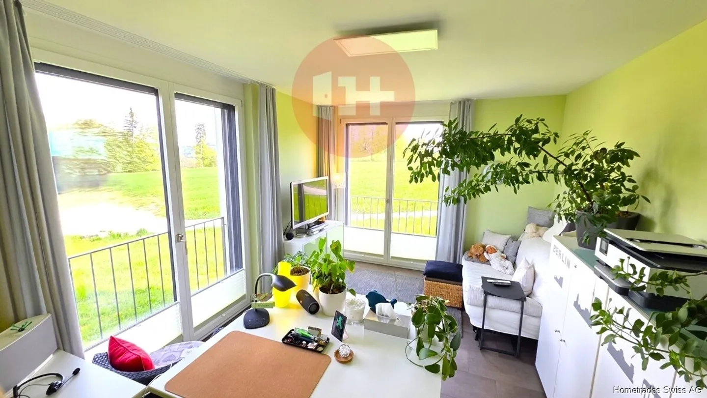 SPACIOUS DREAM APARTMENT IN THE GREEN!! - Photo 6 of 10