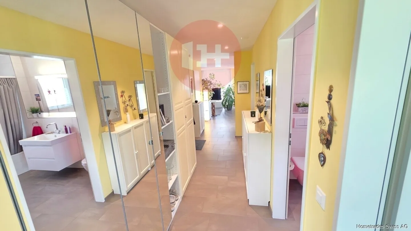 SPACIOUS DREAM APARTMENT IN THE GREEN!! - Photo 7 of 10