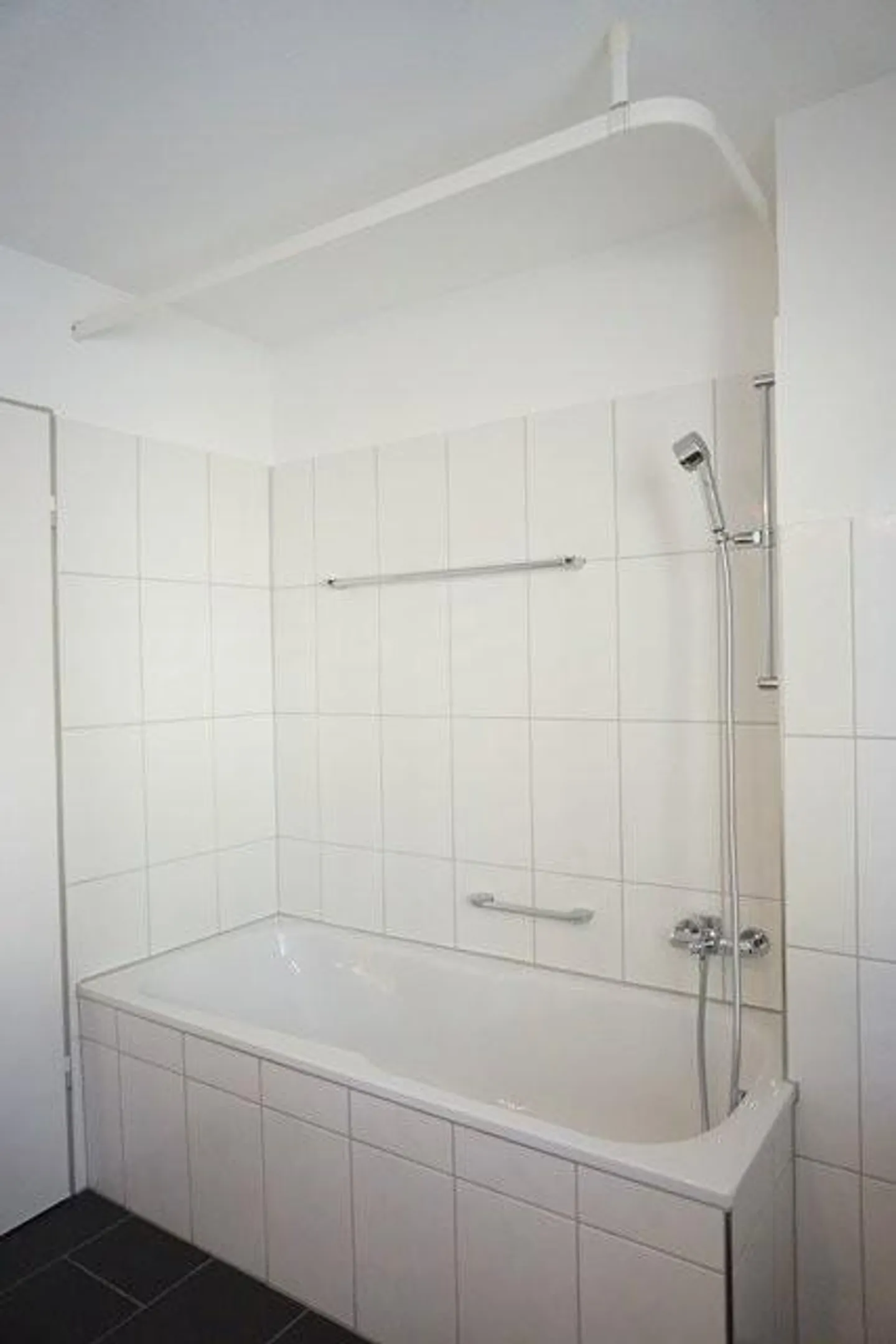 Moderne 4.5 Zimmerwohnung - Foto 11 von 12