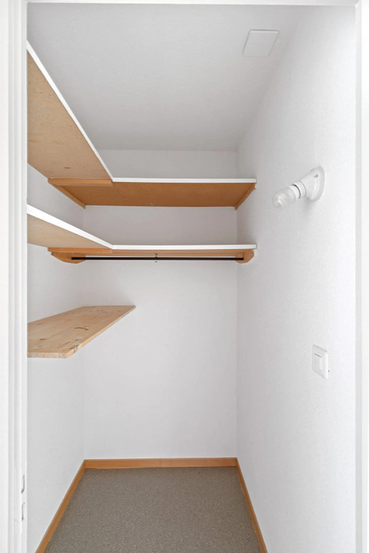 Feel at home! "Rent without deposit" - Photo 2 of 11