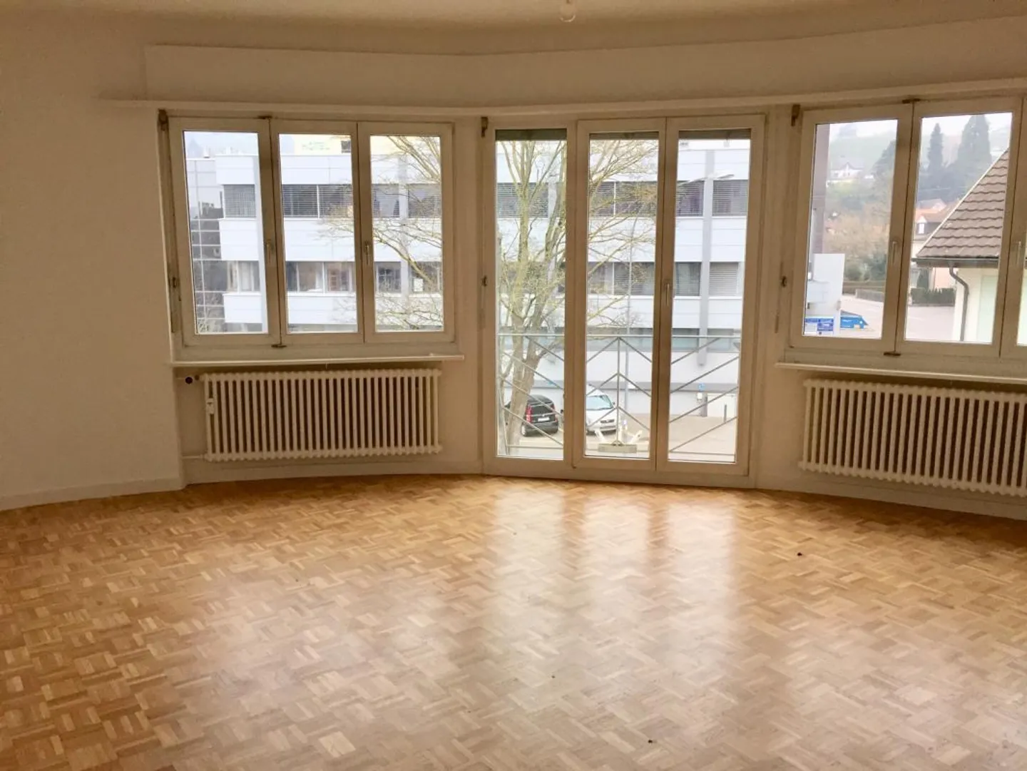 4 1/2-Room Apartment in the Center - Photo 1 of 8