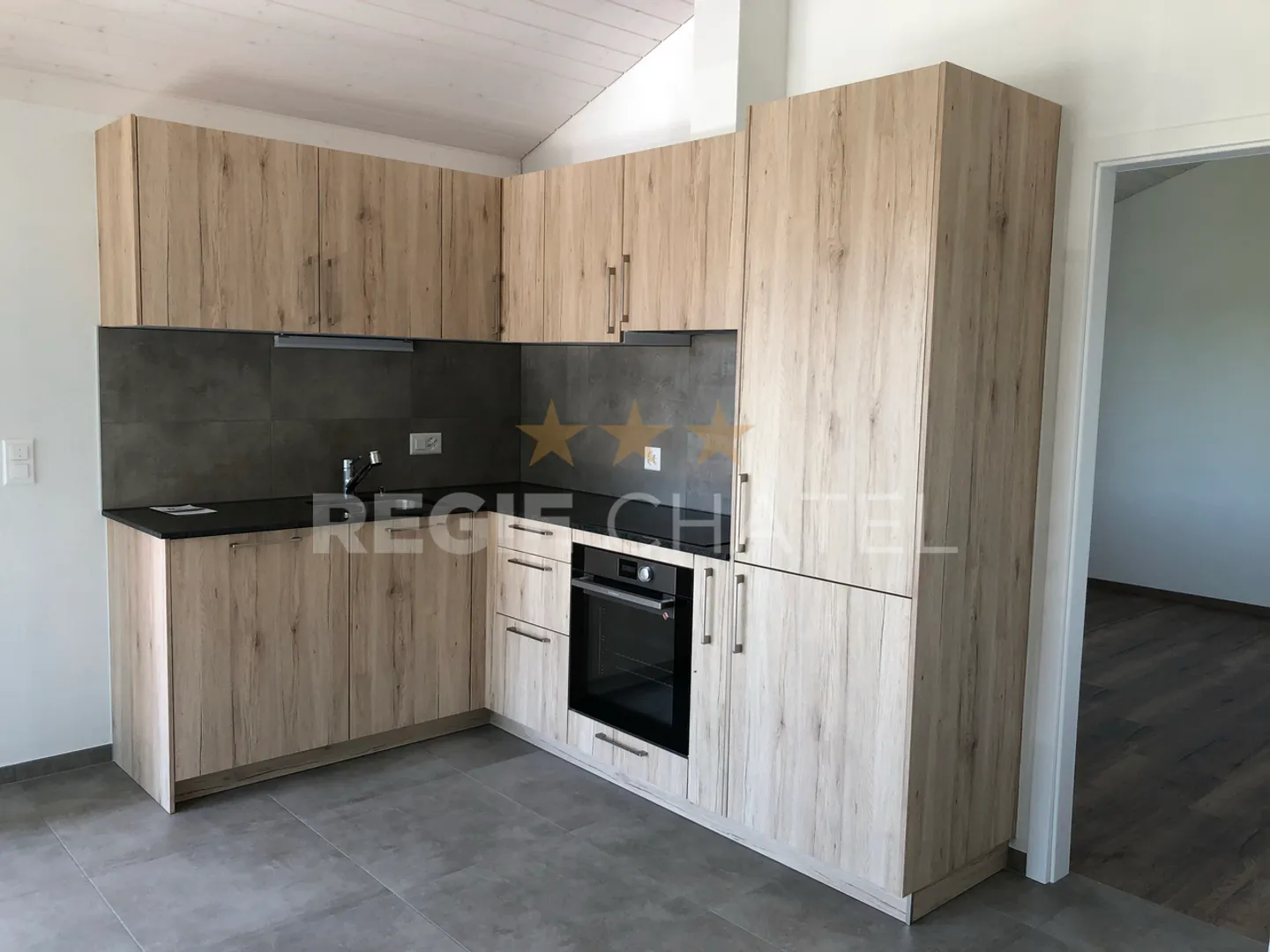 Appartamento 2.5 camere affascinante - Foto 3 di 7