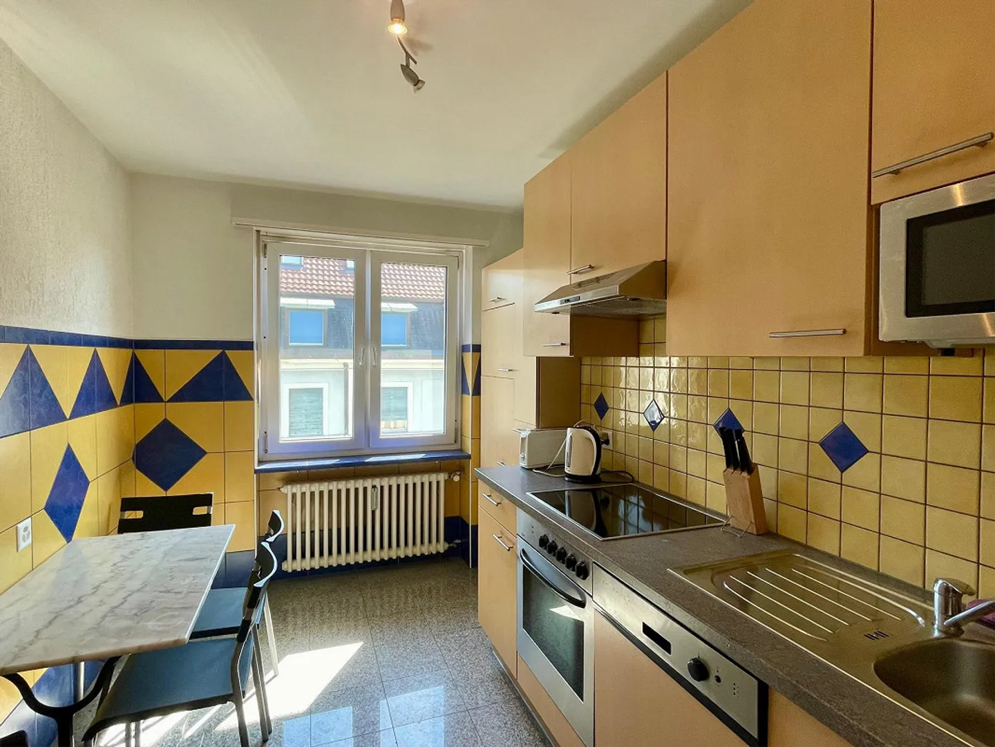 Appartamento arredato di 2,5 stanze nel quartiere Breite - Foto 2 di 8