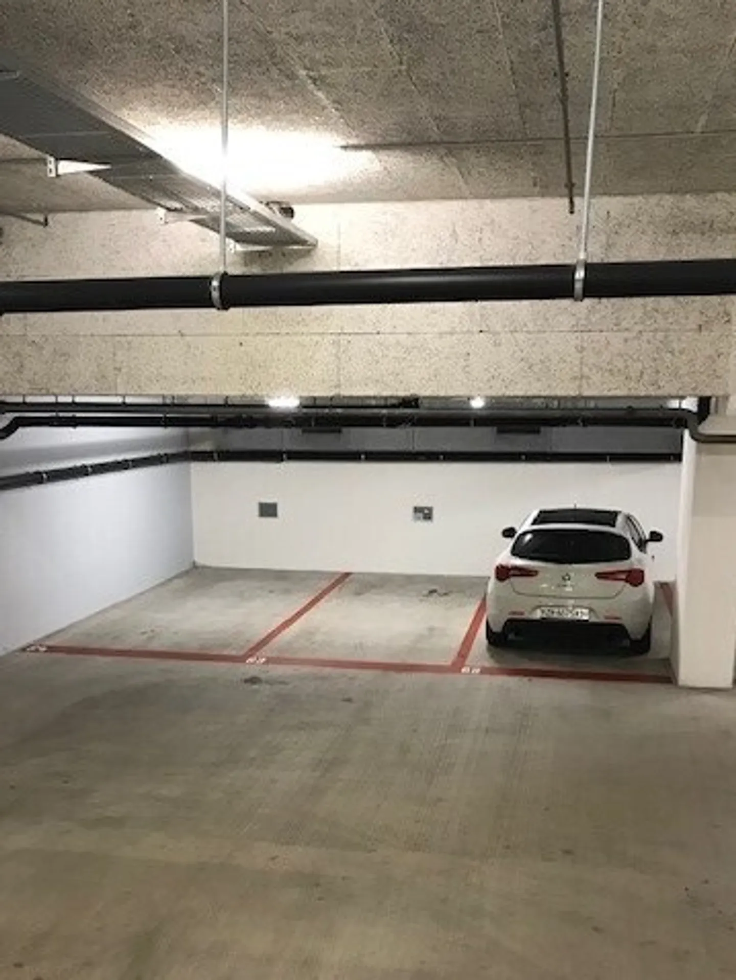 Einstellplatz im Kreis 4 zu Vermieten! - Photo 1 sur 1