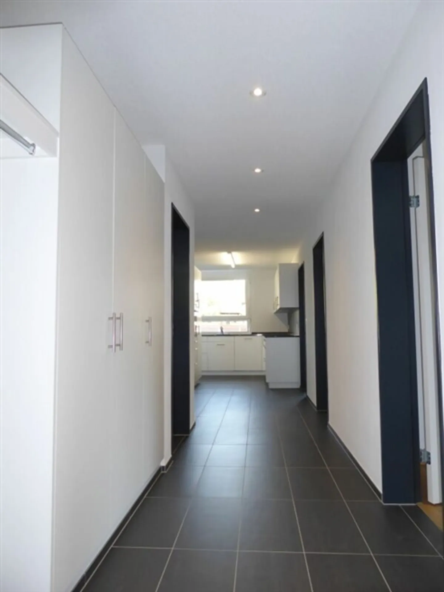 modern 4 1/2-room apartment with large balcony - Photo 19 of 19