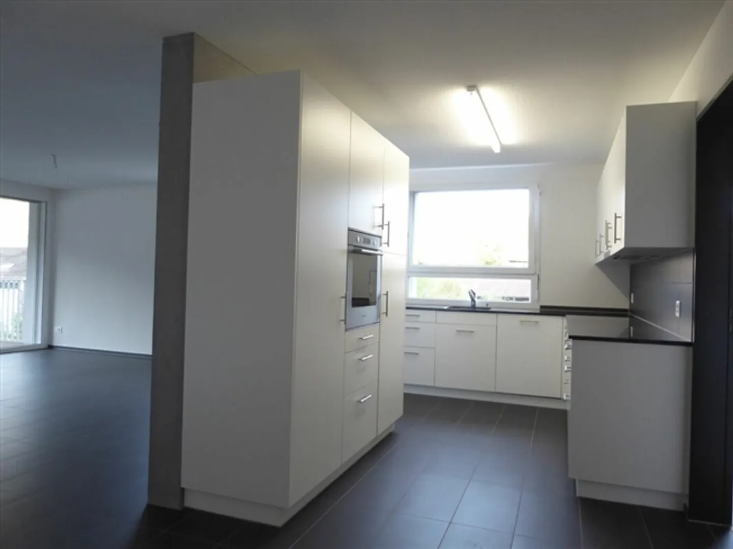 modern 4 1/2-room apartment with large balcony - Photo 9 of 19