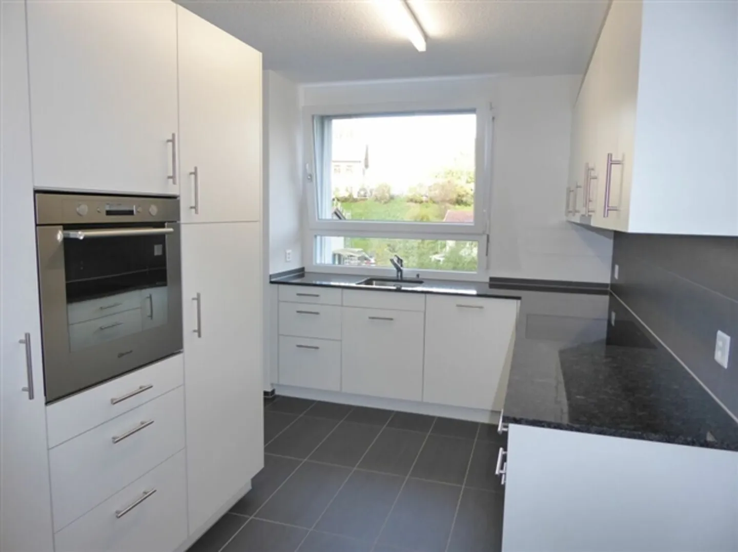 modern 4 1/2-room apartment with large balcony - Photo 10 of 19