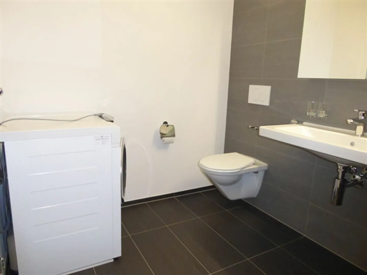 modern 4 1/2-room apartment with large balcony - Photo 14 of 19