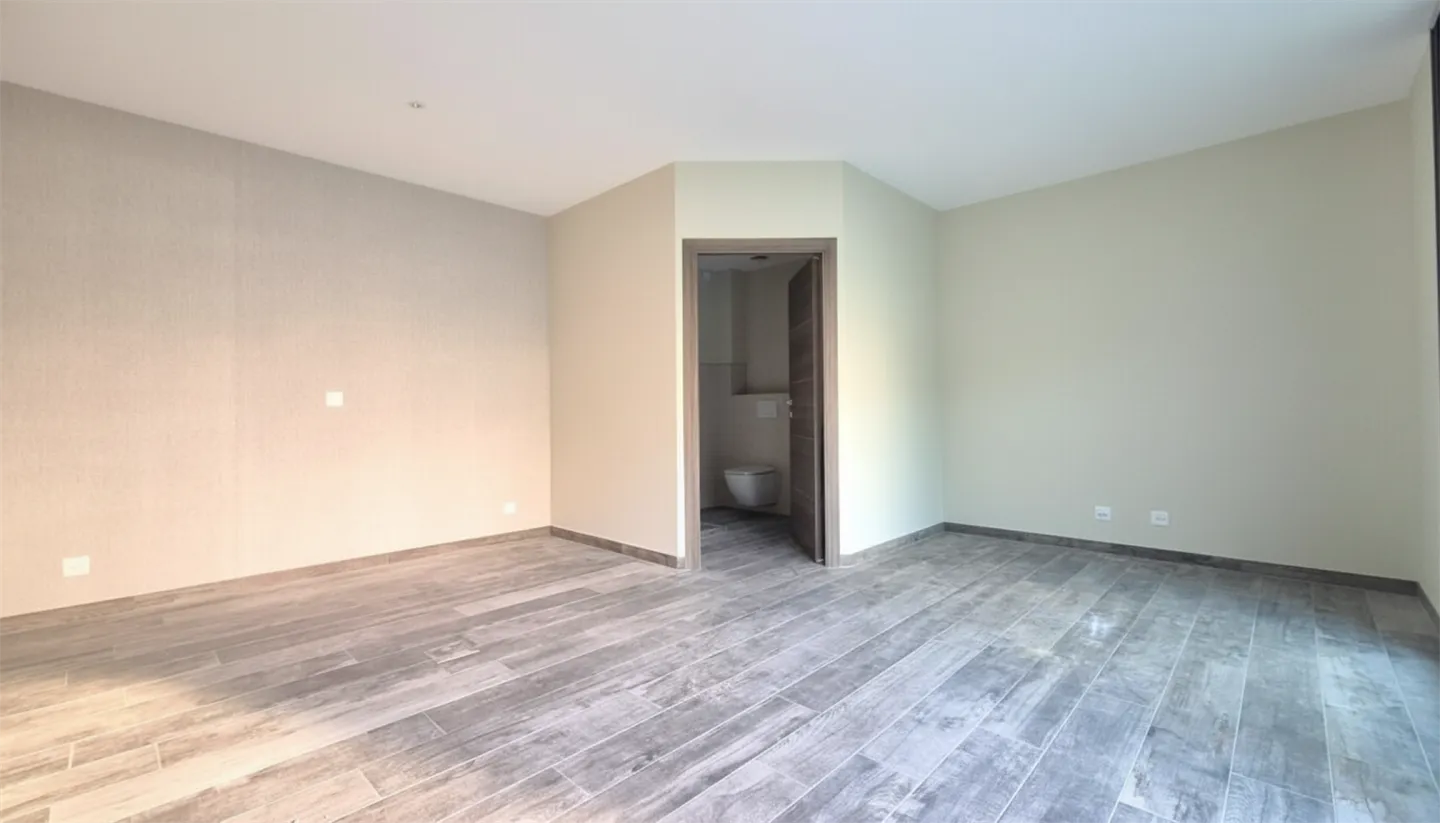 Bureau de 2 pièces au centre de Monthey - Photo 3 sur 3