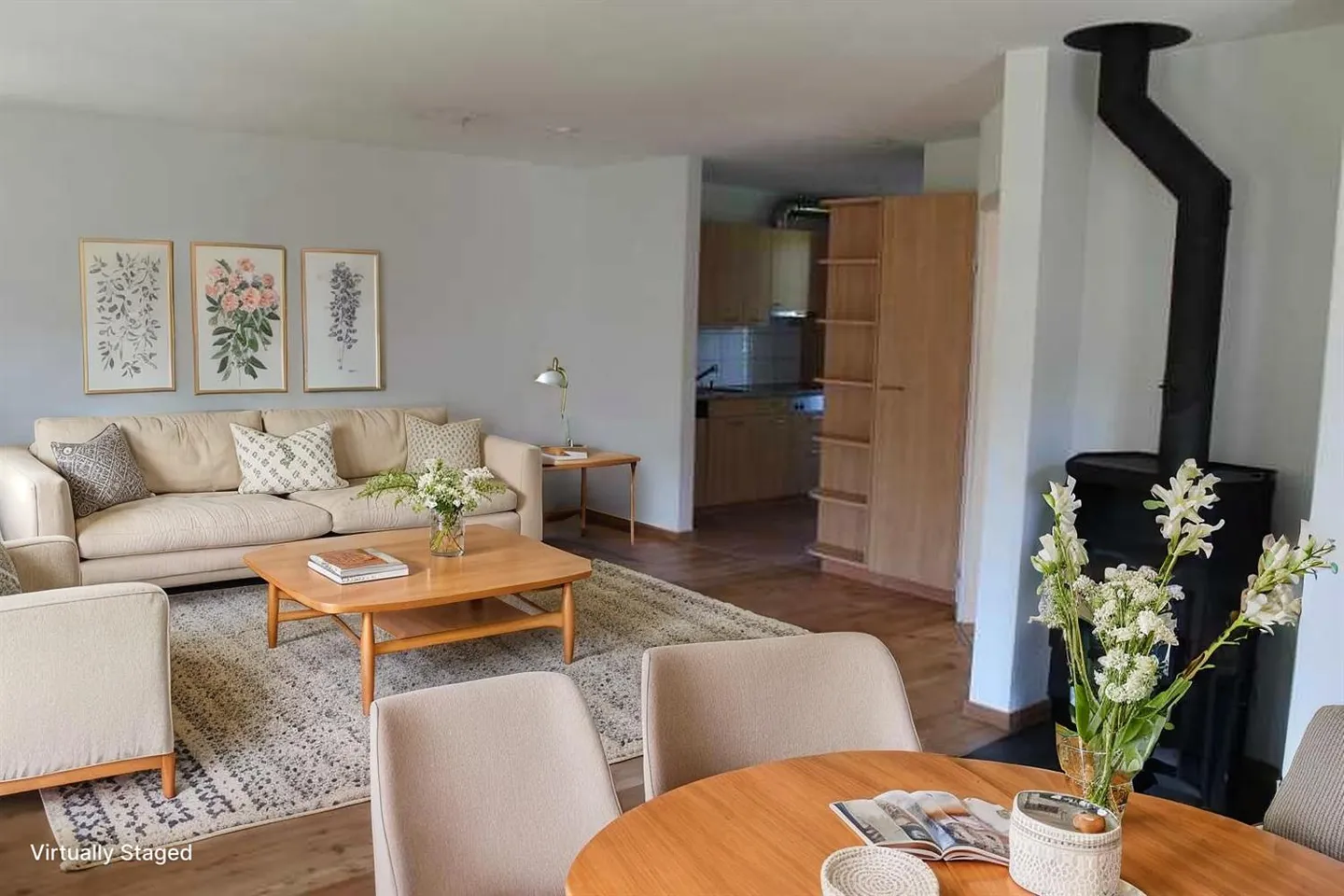 Casa bifamiliare ideale per famiglie con giardino e molto spazio di stoccaggio - Foto 1 di 10