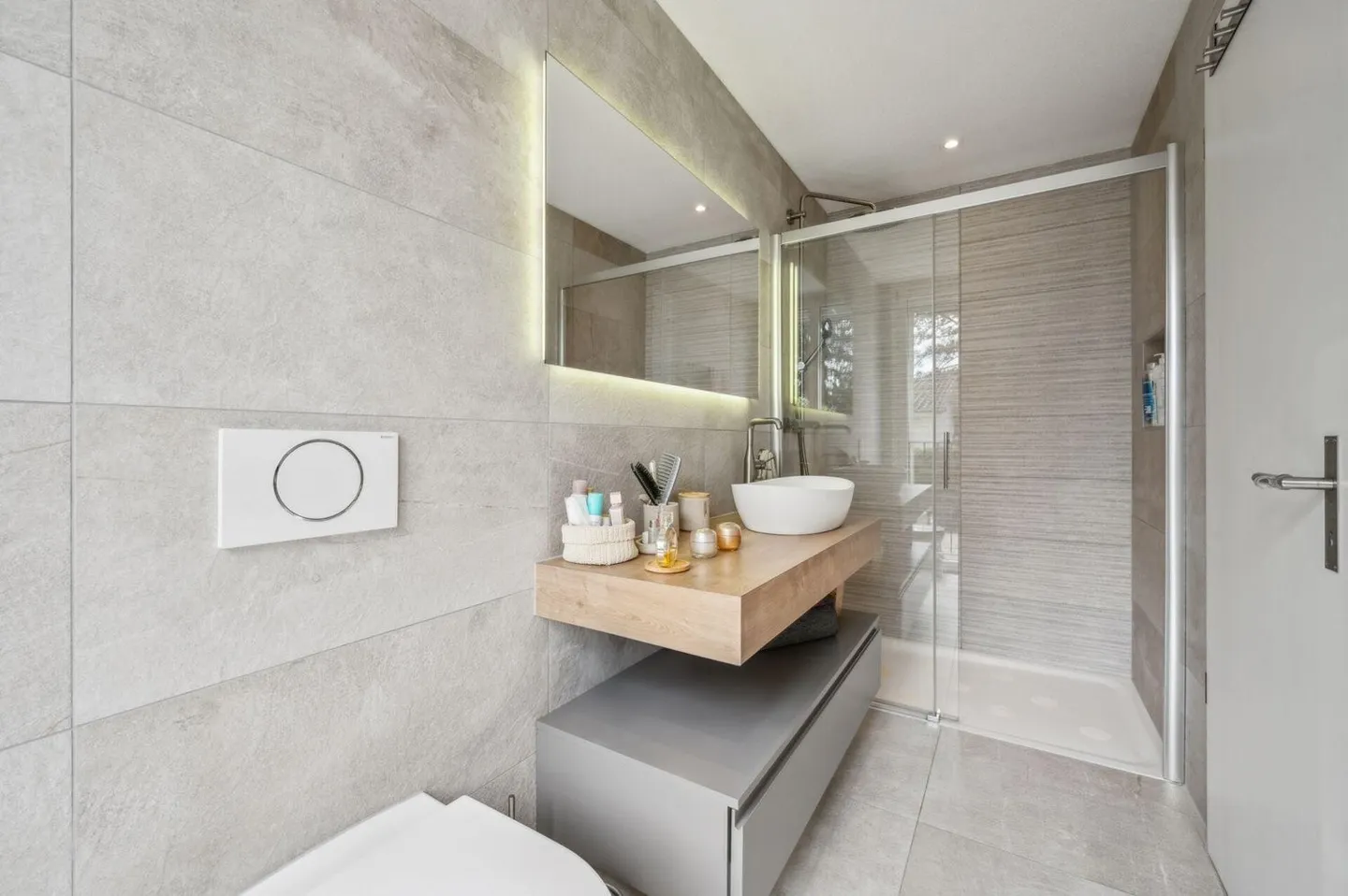 Appartamento giardino esclusivo di 5,5 stanze in una posizione tranquilla - Foto 4 di 13