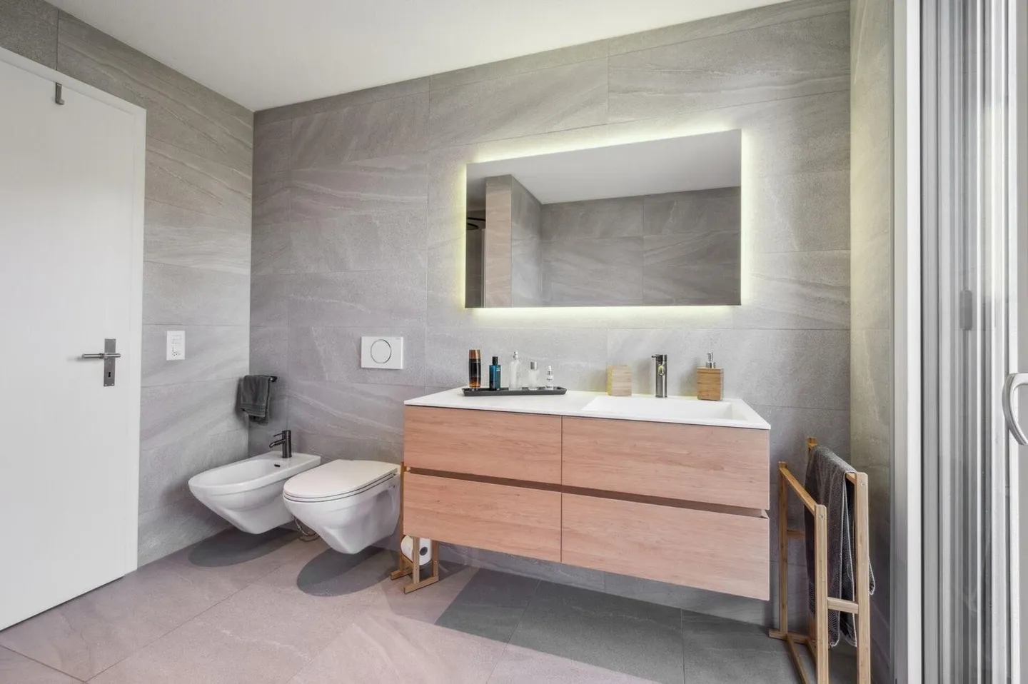 Appartamento giardino esclusivo di 5,5 stanze in una posizione tranquilla - Foto 10 di 13